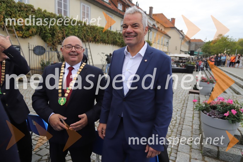  ... ;  Aleksander Saša Arsenovič, župan, Mestna občina Maribor36. svečana trgatev Stare trte, najstarejše trte na svetu