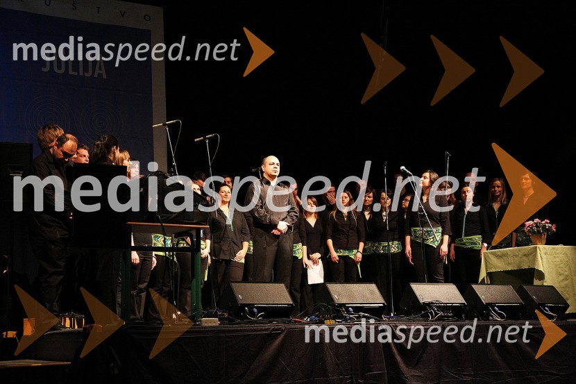 Mešani pevski zbor Pomlad
Poglej me, drugi dobrodelni koncert za nakup mamografa