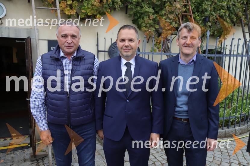  Ivo Velišek, direktor uprave, Praški grad;  Jure Struc, direktor, Zavod za turizem Maribor;  Robert Gorjak, vinska šola Belvin36. svečana trgatev Stare trte, najstarejše trte na svetu
