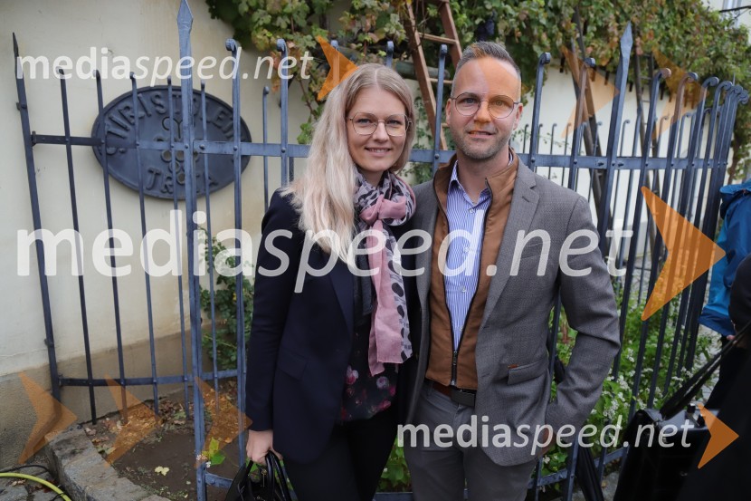  Klavdija Leskovar;  Gregor Žigon, direktor Doma pod gorco36. svečana trgatev Stare trte, najstarejše trte na svetu