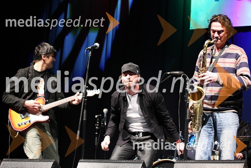 Marjan Novina, glasbenik s skupinoPoglej me, drugi dobrodelni koncert za nakup mamografa