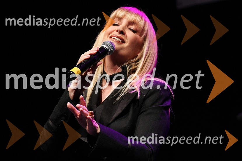 Helena Blagne Zaman, pevkaPoglej me, drugi dobrodelni koncert za nakup mamografa