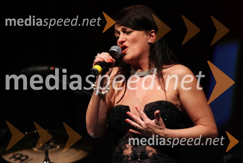 Irena Tratnik Dosso, pevkaPoglej me, drugi dobrodelni koncert za nakup mamografa