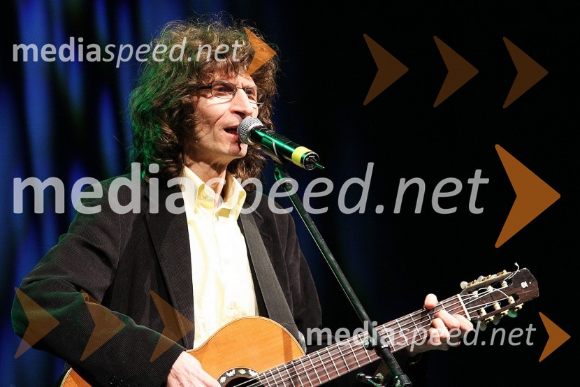 Adi Smolar, pevecPoglej me, drugi dobrodelni koncert za nakup mamografa