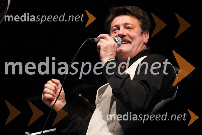 Jože Buden, pevec ansambla ZasavciPoglej me, drugi dobrodelni koncert za nakup mamografa