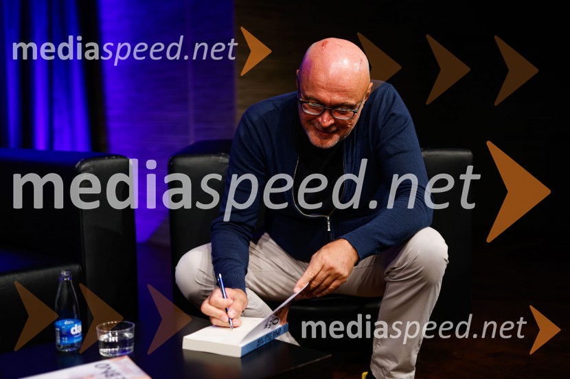  Miha Mazzini, pisatelj, kolumnist, scenaristMiha Mazzini: Osebno, predstavitev knjige v Cankarjevem domu