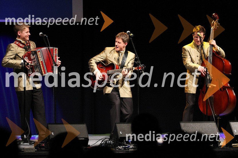 Ansambel Mladi DolenjciPoglej me, drugi dobrodelni koncert za nakup mamografa