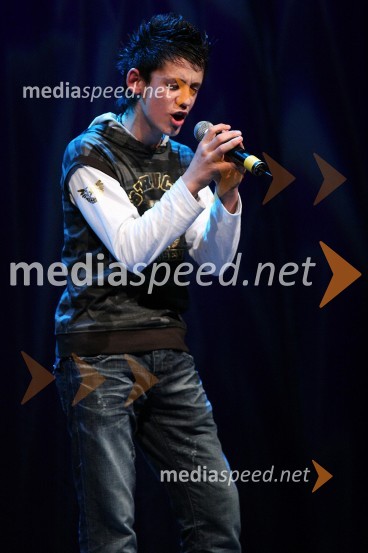 Manuel Bebar, pevec in zmagovalec festivala Glas mladih
Poglej me, drugi dobrodelni koncert za nakup mamografa