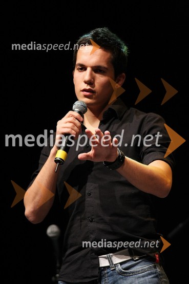 Armin Muzaferija, bosanski pevecPoglej me, drugi dobrodelni koncert za nakup mamografa