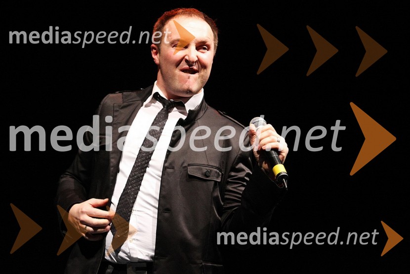 Frenk Nova, pevecPoglej me, drugi dobrodelni koncert za nakup mamografa