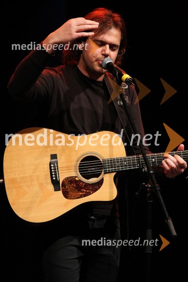 Andraž Hribar, pevecPoglej me, drugi dobrodelni koncert za nakup mamografa