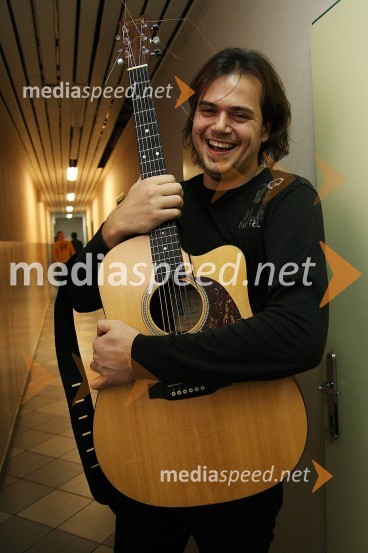 Andraž Hribar, pevecPoglej me, drugi dobrodelni koncert za nakup mamografa