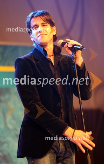 Domen Kumer, pevecRazglasitev Slovenca leta 2005 Nedeljskega dnevnika