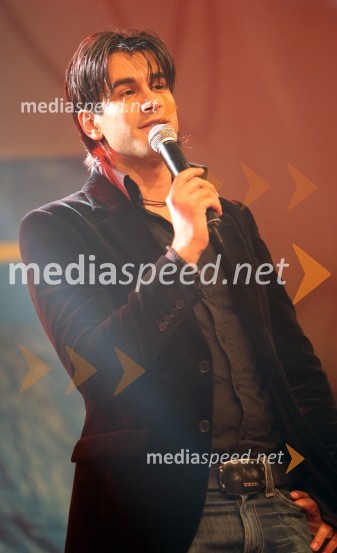 Domen Kumer, pevecRazglasitev Slovenca leta 2005 Nedeljskega dnevnika