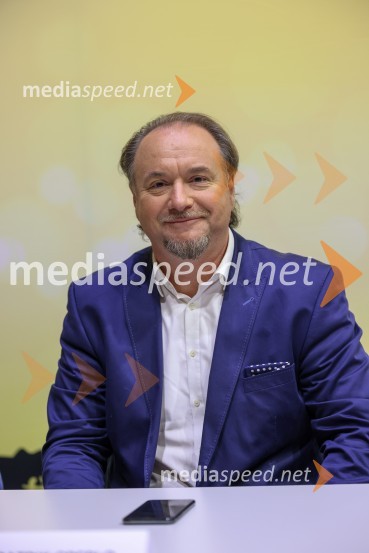  Patrik Greblo, dirigentFrišno/Fresh kmalu že drugič na odru SNG Maribor