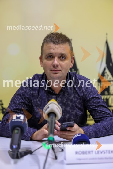  Robert Levstek,  odgovorni urednik Radia Maribor, moderator prireditevFrišno/Fresh kmalu že drugič na odru SNG Maribor