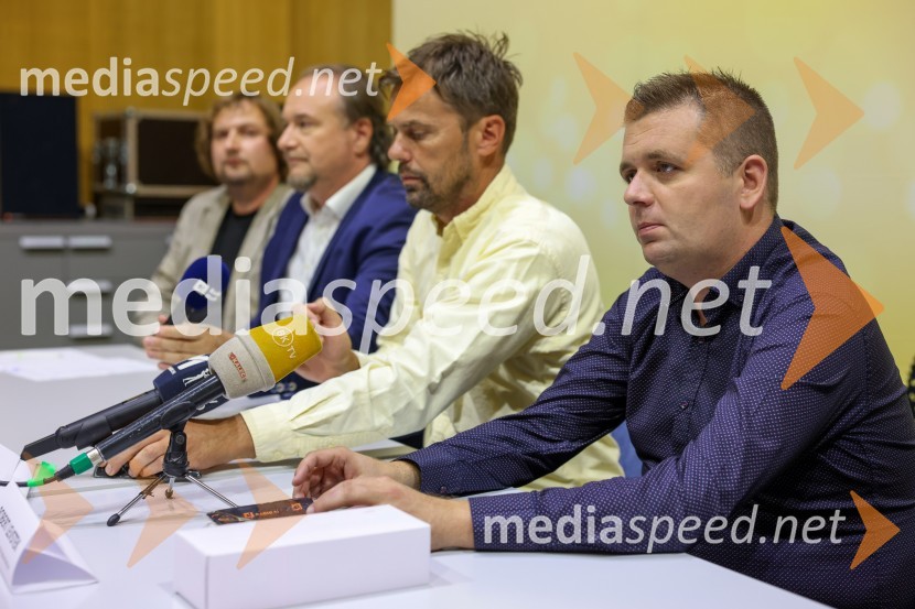  Darko Pukl, glavni urednik, Radio Si;  Robert Levstek,  odgovorni urednik Radia Maribor, moderator prireditevFrišno/Fresh kmalu že drugič na odru SNG Maribor