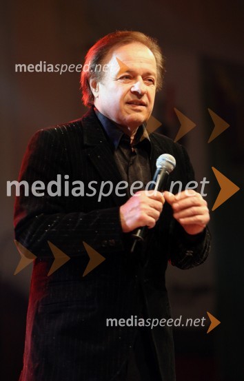 Alfi Nipič, pevecRazglasitev Slovenca leta 2005 Nedeljskega dnevnika