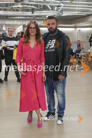  Zarja  Predin, stilistka in kostumografinja;  Gianni Poposki, skupina NoctiferiaDedek gre na jug, predpremiera filma