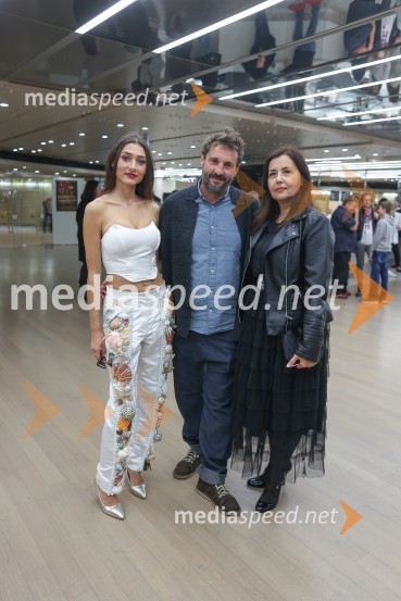  Zala Djurić, igralka;  Miloš Srdič, snemalec;  Ksenija Mišič, igralkaDedek gre na jug, predpremiera filma