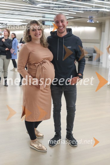  Nina Ogrin, plesalka;  Filip Križišnik, F&B AcrobaticsDedek gre na jug, predpremiera filma