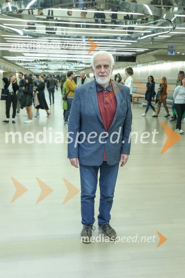  Mitja Meršol, nekdanji poslanec in dolgoletni urednik časopisa DeloDedek gre na jug, predpremiera filma