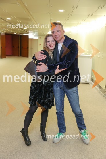  Maruša Majer, igralka;  Nenad Tokalić, igralecDedek gre na jug, predpremiera filma