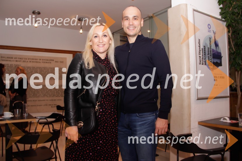  Helena Čož, strokovnjakinja za komuniciranje;  Blaž Bezek, direktor razvoja vsebin in VOD-storitev, Pro PlusStrast, dojenček in rompompom, premiera stand-upa Vida Valiča