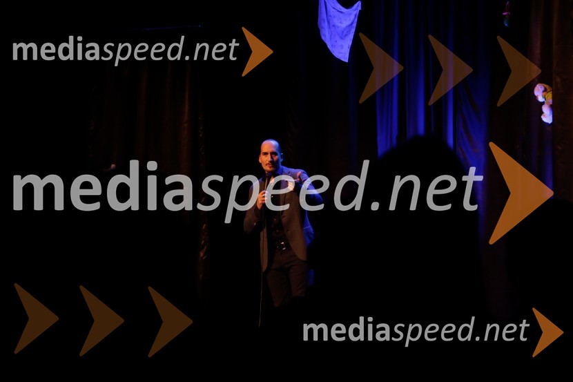  Vid  Valič, stand-up komik, voditeljStrast, dojenček in rompompom, premiera stand-upa Vida Valiča