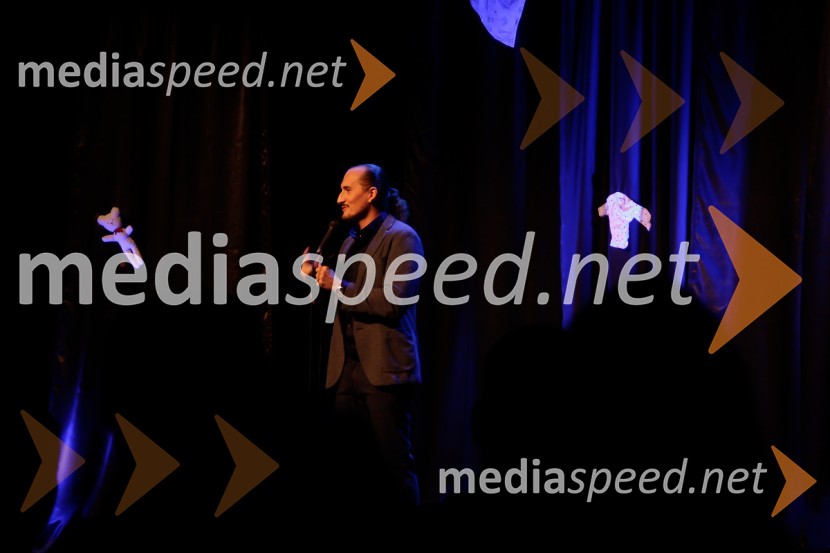  Vid  Valič, stand-up komik, voditeljStrast, dojenček in rompompom, premiera stand-upa Vida Valiča