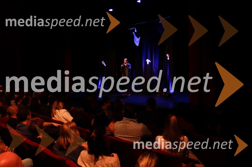  Vid  Valič, stand-up komik, voditeljStrast, dojenček in rompompom, premiera stand-upa Vida Valiča