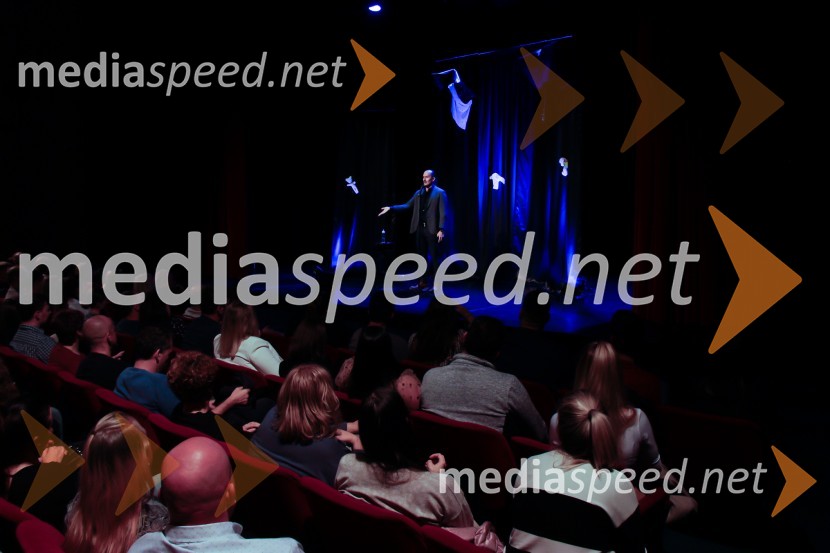  Vid  Valič, stand-up komik, voditeljStrast, dojenček in rompompom, premiera stand-upa Vida Valiča