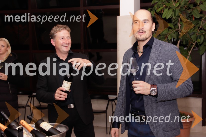  Danilo Steyer,   vinar, Steyer Vina; vinski vitez, predsednik Vinske reprezentance Slovenije;  Vid  Valič, stand-up komik, voditeljStrast, dojenček in rompompom, premiera stand-upa Vida Valiča