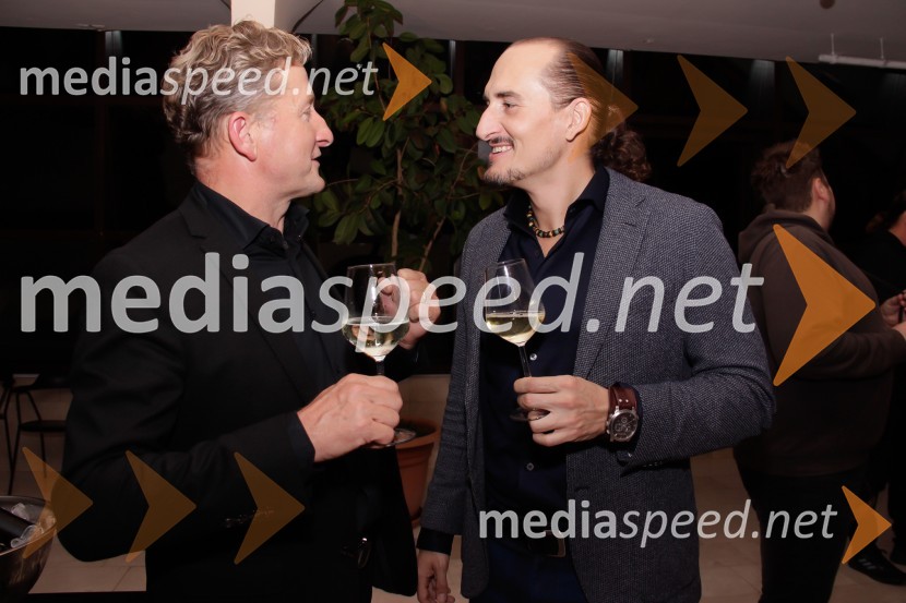  Danilo Steyer,   vinar, Steyer Vina; vinski vitez, predsednik Vinske reprezentance Slovenije;  Vid  Valič, stand-up komik, voditeljStrast, dojenček in rompompom, premiera stand-upa Vida Valiča