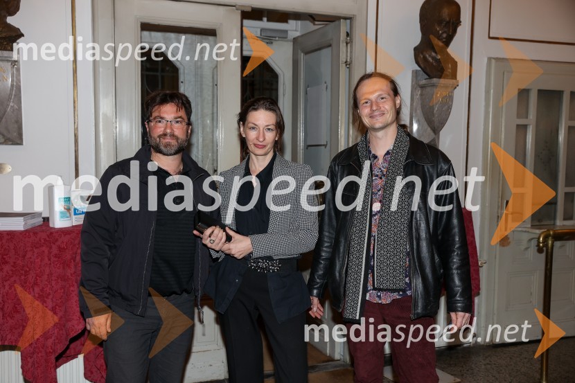  Jan Sever, pianist;  Erna Krošelj, grafična oblikovalka;  Miha Petric, glasbenikKoncert Orion v spomin Juretu Robežniku