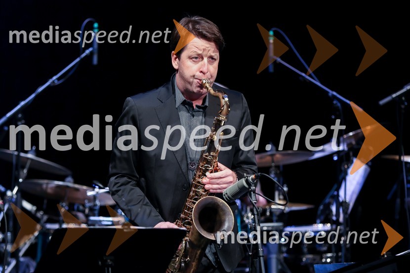  Tadej Tomšič, dirigent, saksofonistKoncert Orion v spomin Juretu Robežniku
