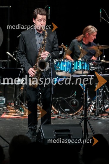  Tadej Tomšič, dirigent, saksofonistKoncert Orion v spomin Juretu Robežniku