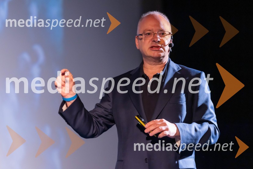 prof. dr. Dejan Verčič, raziskovalec, partner in direktor za znanje, StratkomDanPR, dan odnosov z javnostmi