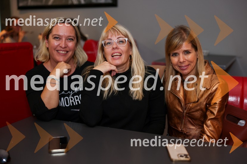  Tina  Guček, novinarka, Marketing magazin;  Ariana Nina Error, direktorica, Marketing Magazin;  Simona Kruhar Gaberšček, urednica, Marketing MagazinaDanPR, dan odnosov z javnostmi