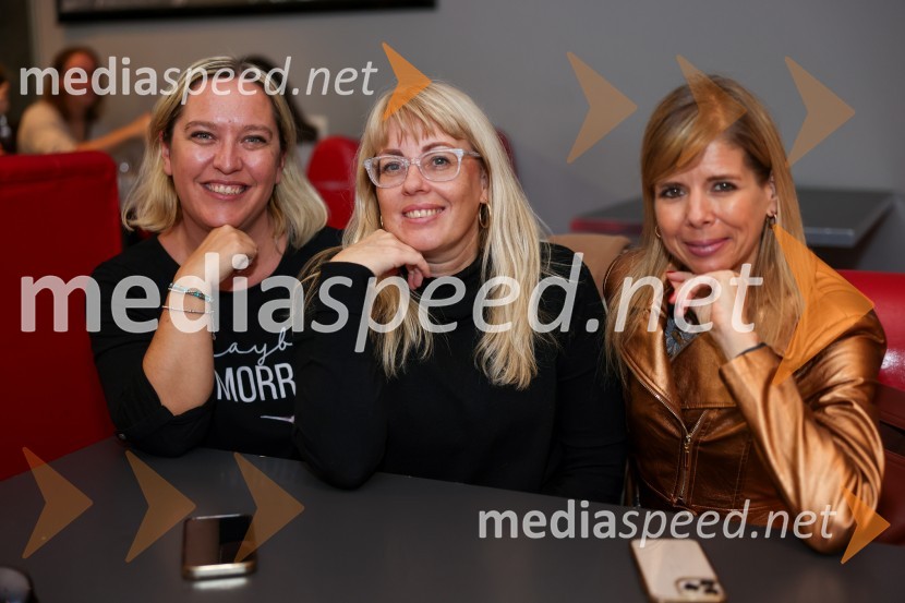  Tina  Guček, novinarka, Marketing magazin;  Ariana Nina Error, direktorica, Marketing Magazin;  Simona Kruhar Gaberšček, urednica, Marketing MagazinaDanPR, dan odnosov z javnostmi