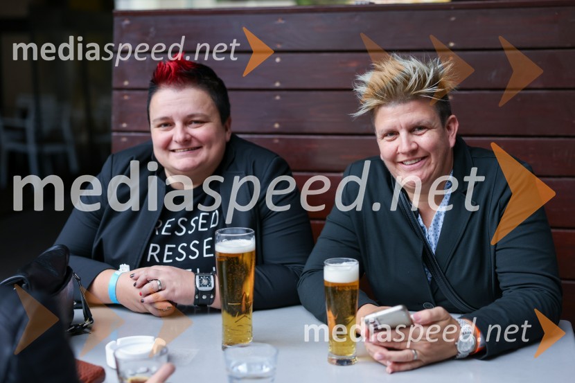  Martina Ipša, stand up komičarka;  Janja Zdolšek, direktorica Zavoda za kulturo Maribor - standupsi.comDanPR, dan odnosov z javnostmi