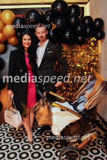  Nina  Bezenšek, društvo Viljem Julijan;  Gregor Bezenšek, glasbenik, Soulgreg artist, društvo Viljem Julijan, kandidat na predsedniških volitvah 2022Nepremagljiva ženska 2022 je Valerija Čarman