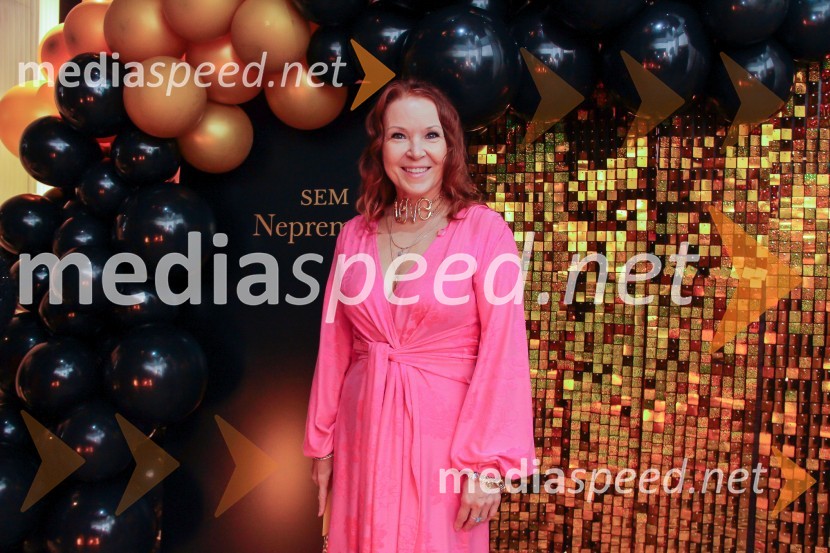  Regina Kogoj, pevkaNepremagljiva ženska 2022 je Valerija Čarman