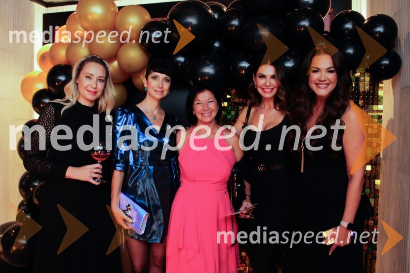  Andreja  Freyer, novinarka;  dr. Jerca  Legan, antropolognija;  Azra Širovnik, pisateljica;  Ivana Šundov, voditeljica;  Rebeka Dremelj, pevkaNepremagljiva ženska 2022 je Valerija Čarman