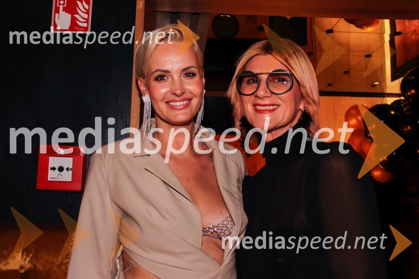  Tjaša  Kokalj Jerala, manekenka, voditeljica;  Maja Štamol Droljc, modna oblikovalkaNepremagljiva ženska 2022 je Valerija Čarman