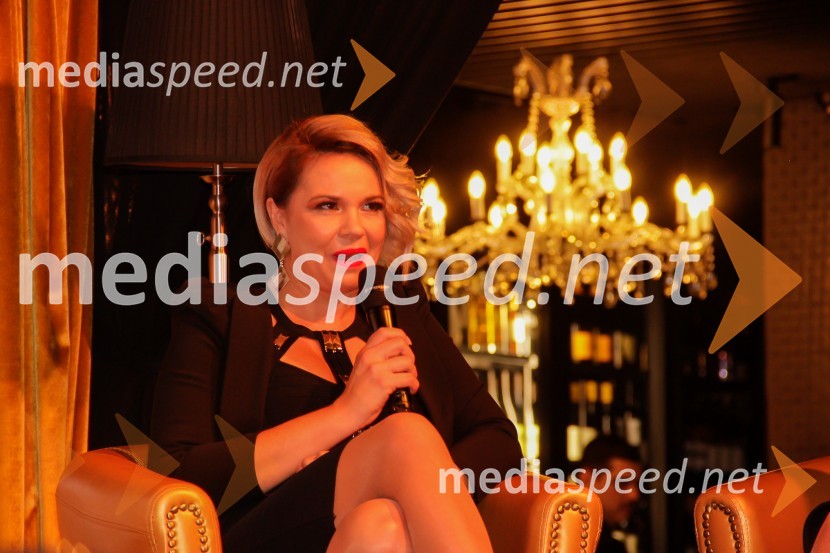  Adrijana Hren Visenjak, medicinska sestraNepremagljiva ženska 2022 je Valerija Čarman