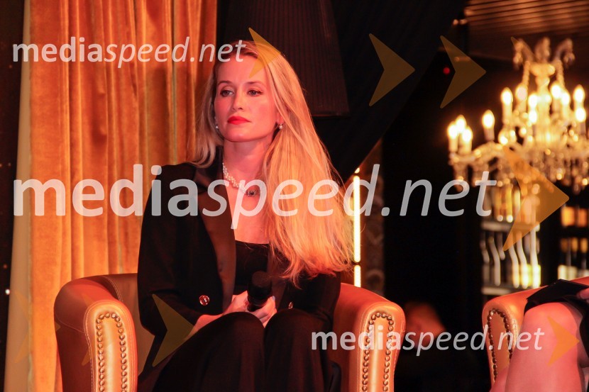  Nina Grilc, pevkaNepremagljiva ženska 2022 je Valerija Čarman