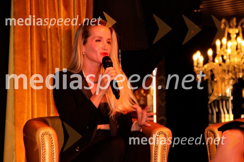  Nina Grilc, pevkaNepremagljiva ženska 2022 je Valerija Čarman