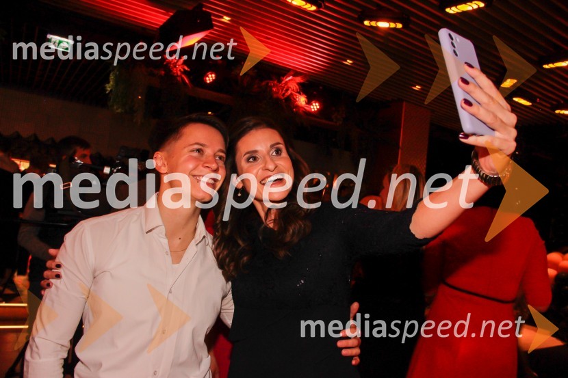  Katarina Bogataj;  ... Nepremagljiva ženska 2022 je Valerija Čarman