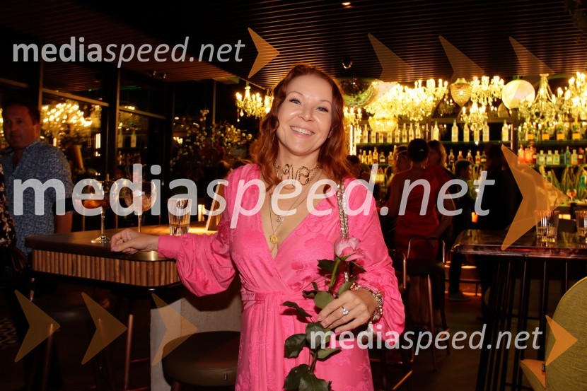  Regina Kogoj, pevkaNepremagljiva ženska 2022 je Valerija Čarman